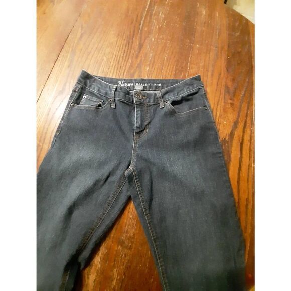 Size 6A Natural Reflections Denim Blue Jeans Mid Rise Pockets and Belt Loops - Picture 2 of 5